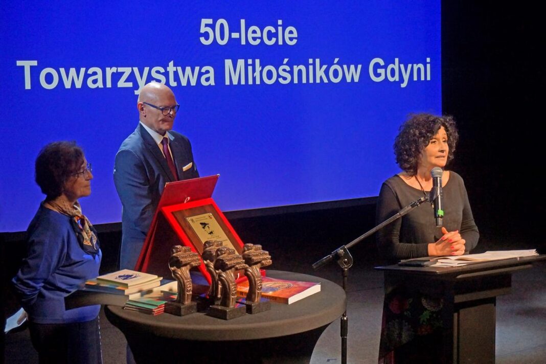 50 Lat Towarzystwa Miłośników Gdyni 50 Lat Towarzystwa Miłośników Gdyni